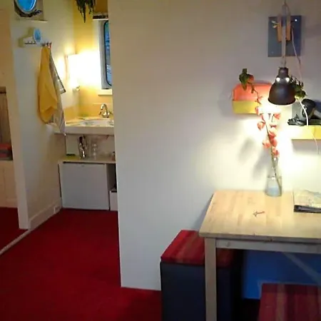 Guest house Houseboat Dokstroom