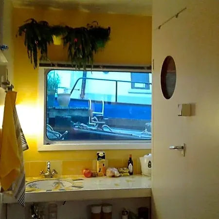 Houseboat Dokstroom 4* Amsterdam